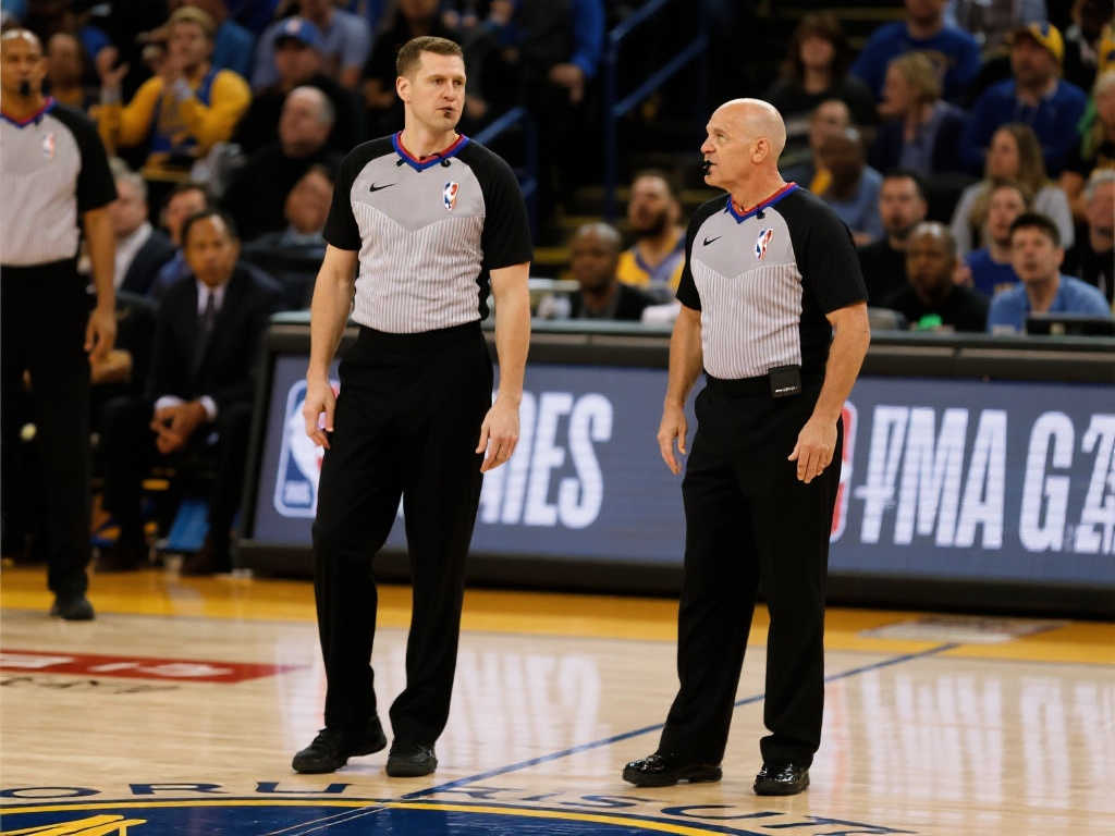 中国首批归 中国首批归